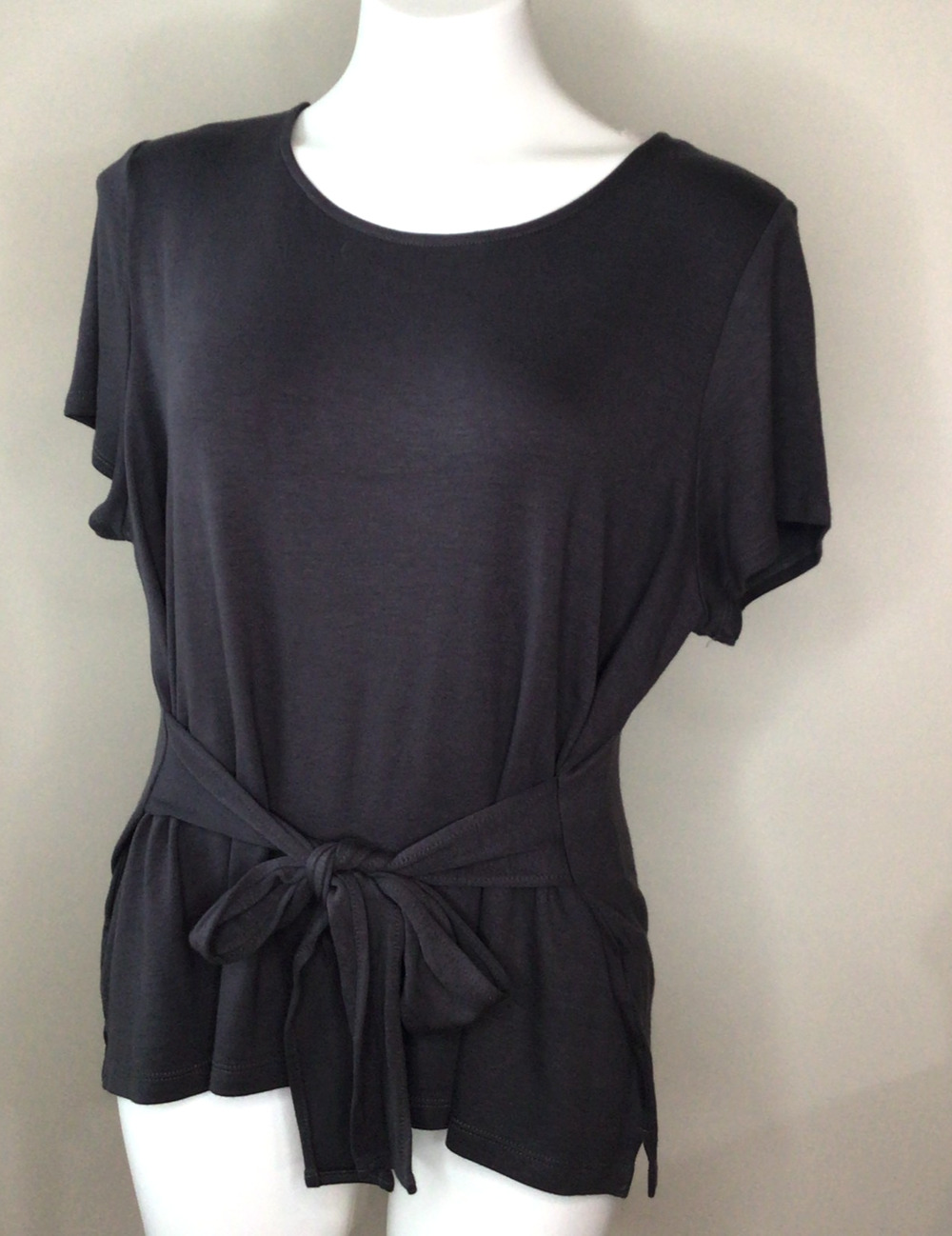 Petite Assembly Dark Gray Short Sleeve w/Tie Front Blouse Size Petite XL